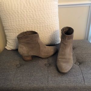 Sole Society, suede leather bootie, size 8